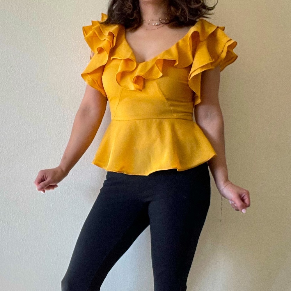 Pretty Lulumari Ruffle Yellow Peplum Shirt Size Small